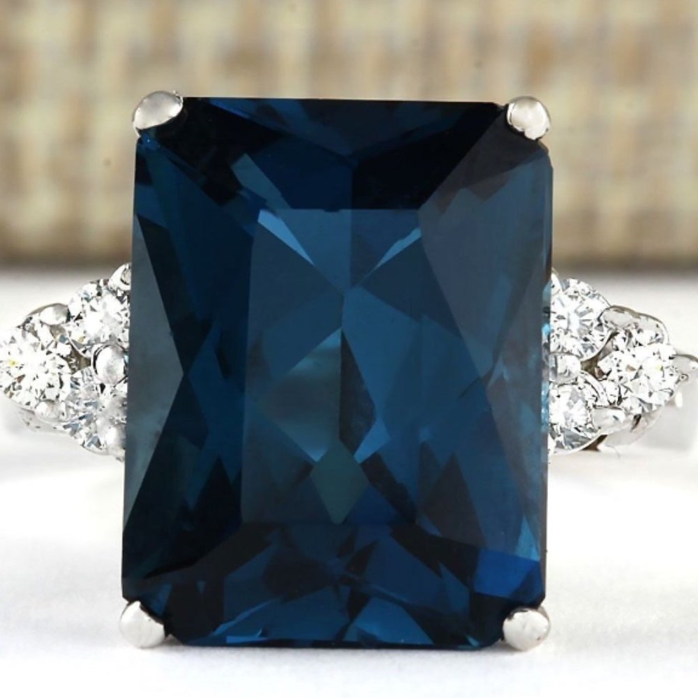 NWT HOST PICK! Dark Navy Blue Stone Gem Rings 💍🌺❤️